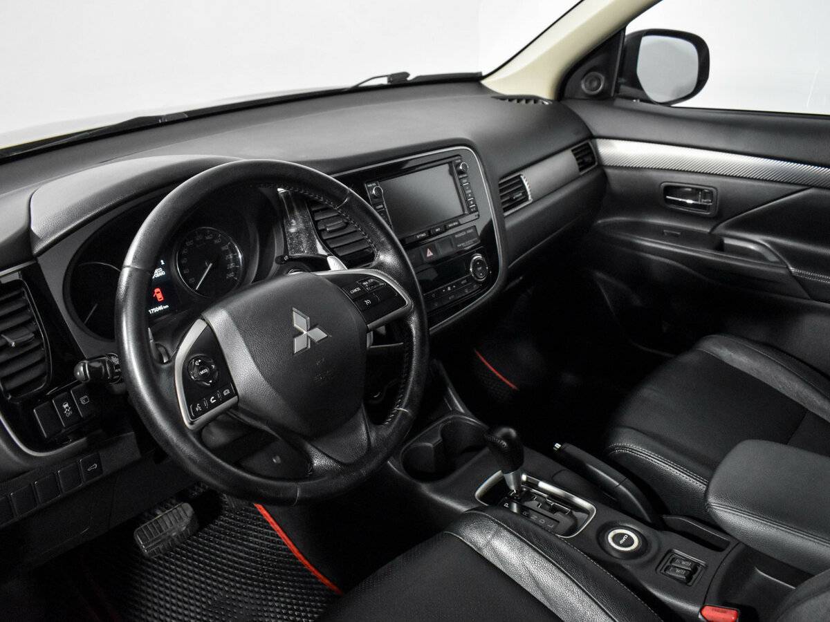 Mitsubishi Outlander 2012 года с пробегом. Фото: #8