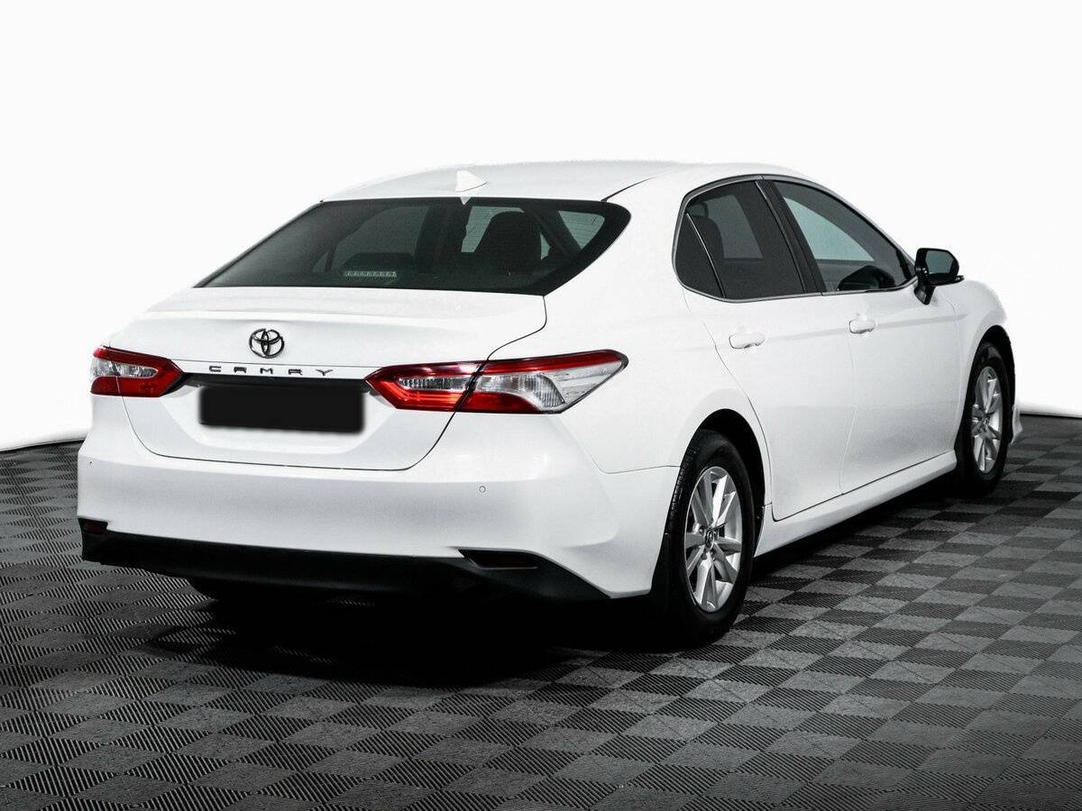 Toyota Camry 2018 года с пробегом. Фото: #4