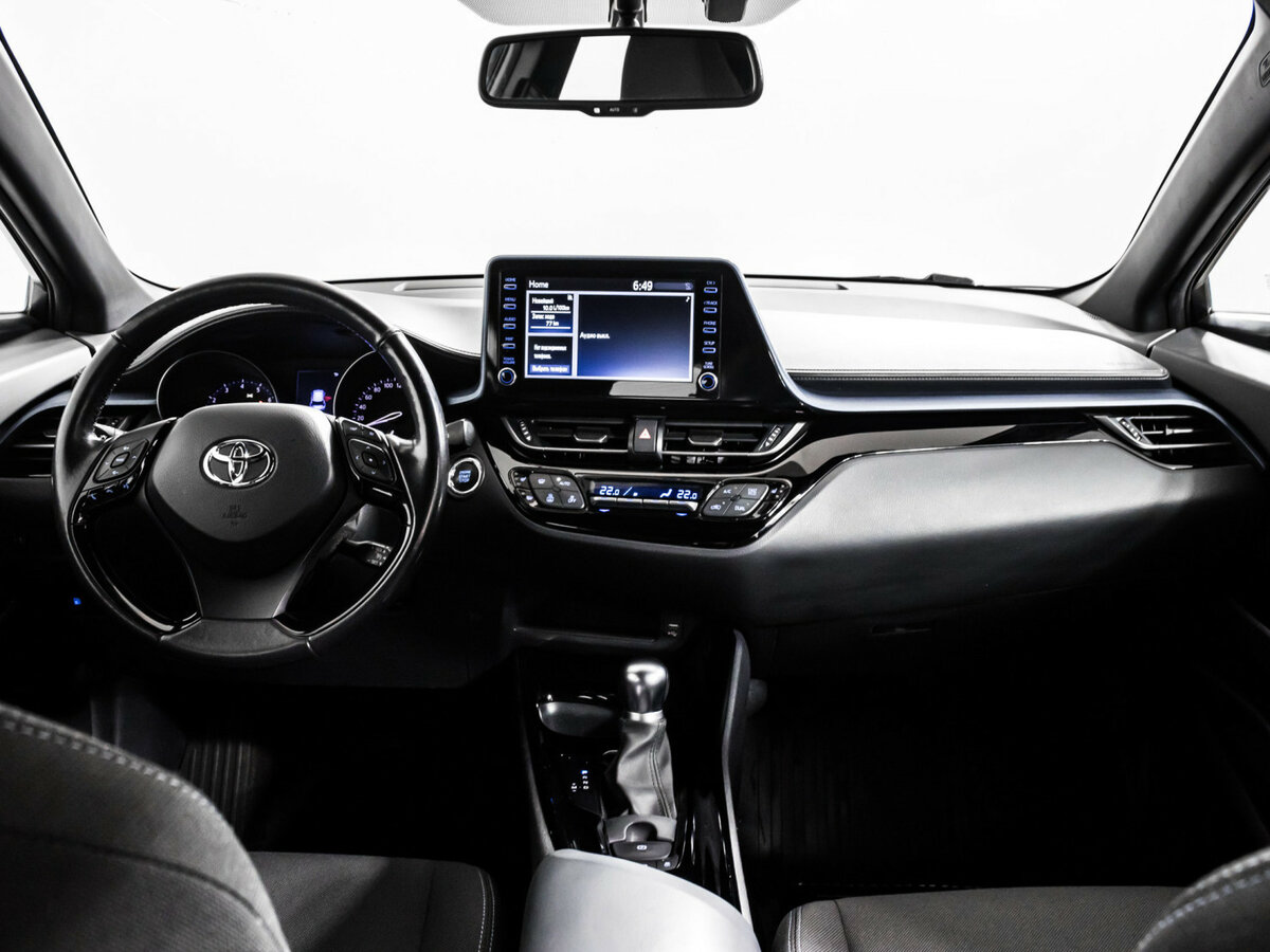 Toyota C-HR 2019 года с пробегом. Фото: #9