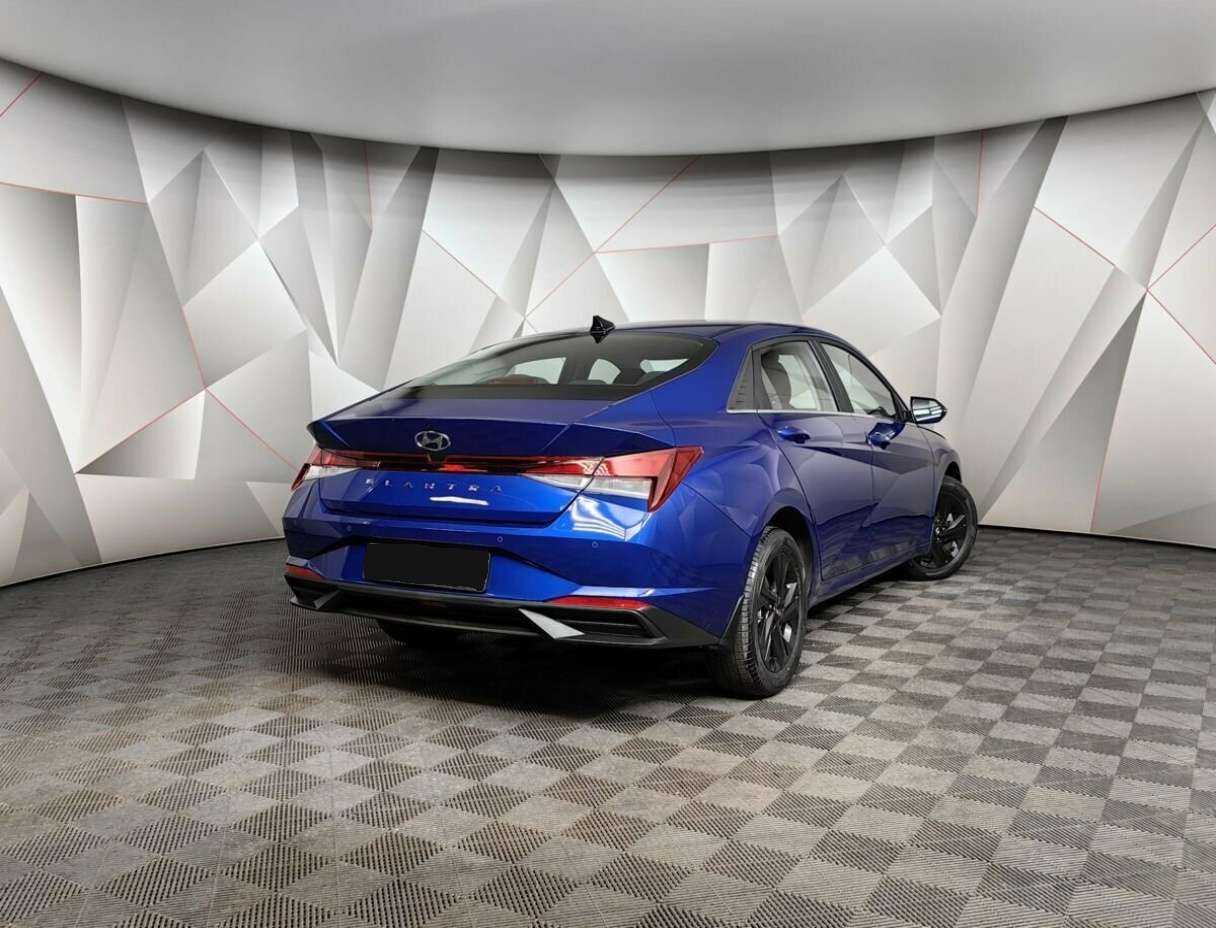 Hyundai Elantra 2022 года с пробегом. Фото: #1