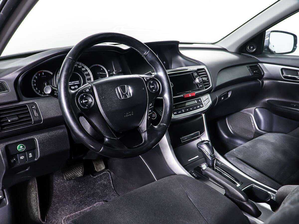 Honda Accord 2013 года с пробегом. Фото: #9