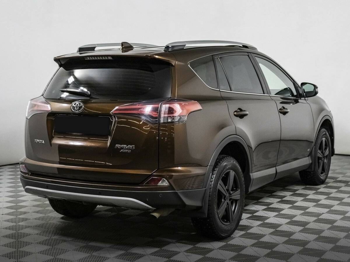 Toyota RAV4 2017 года с пробегом. Фото: #3