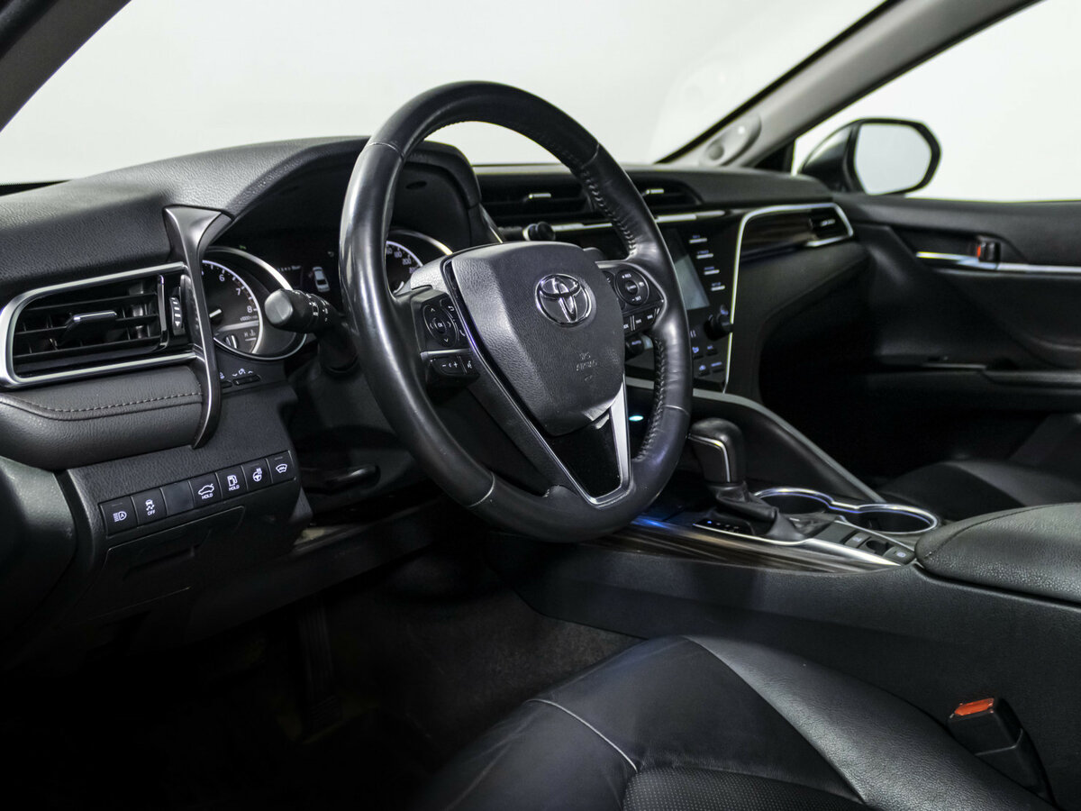 Toyota Camry 2019 года с пробегом. Фото: #8