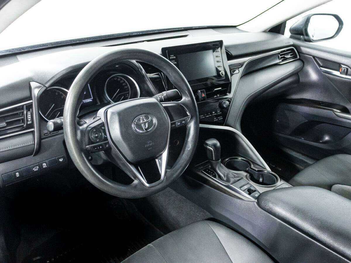 Toyota Camry 2021 года с пробегом. Фото: #10