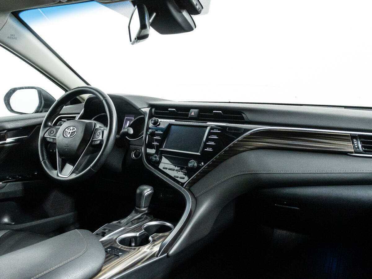 Toyota Camry 2021 года с пробегом. Фото: #8