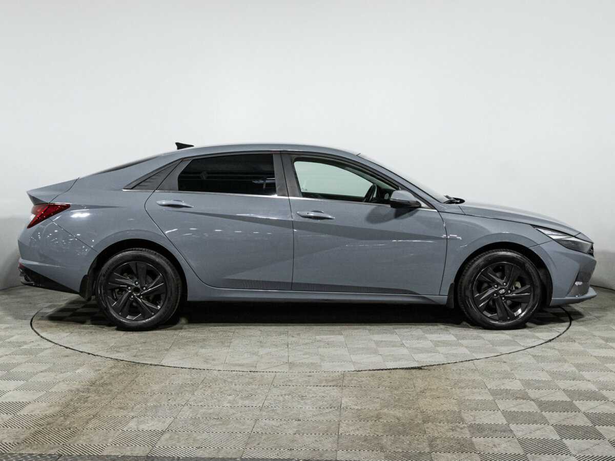 Hyundai Elantra 2021 года с пробегом. Фото: #3