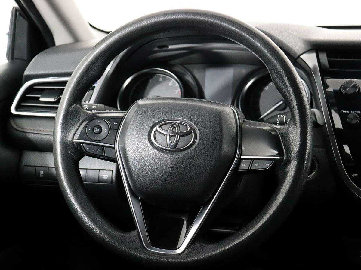 Toyota Camry 2020 года с пробегом. Фото: #12