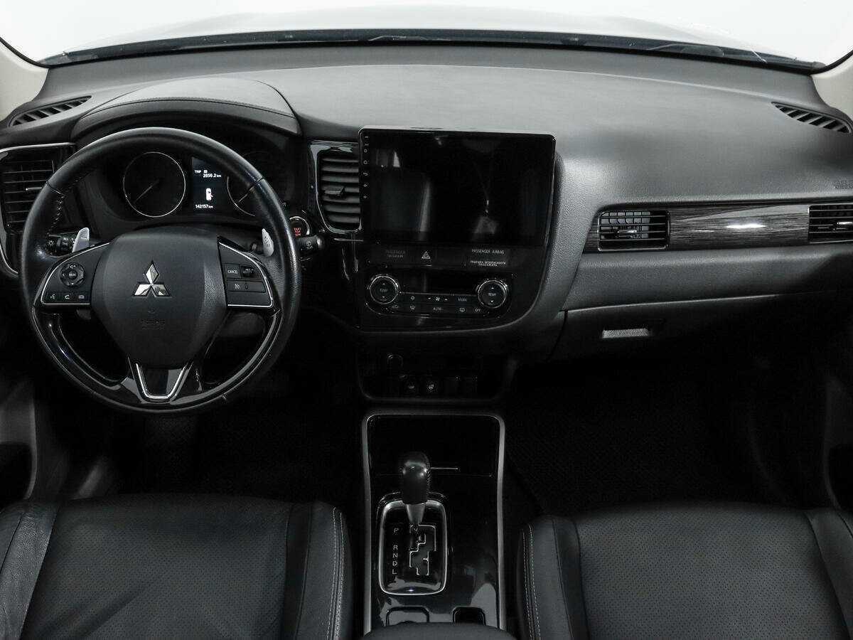 Mitsubishi Outlander 2017 года с пробегом. Фото: #12