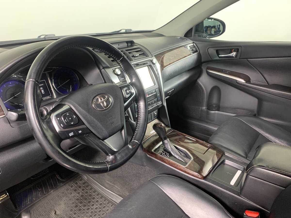Toyota Camry 2016 года с пробегом. Фото: #9