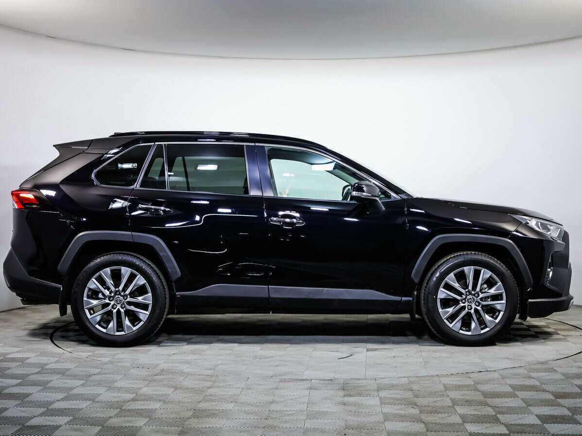 Toyota RAV4 2021 года с пробегом. Фото: #3
