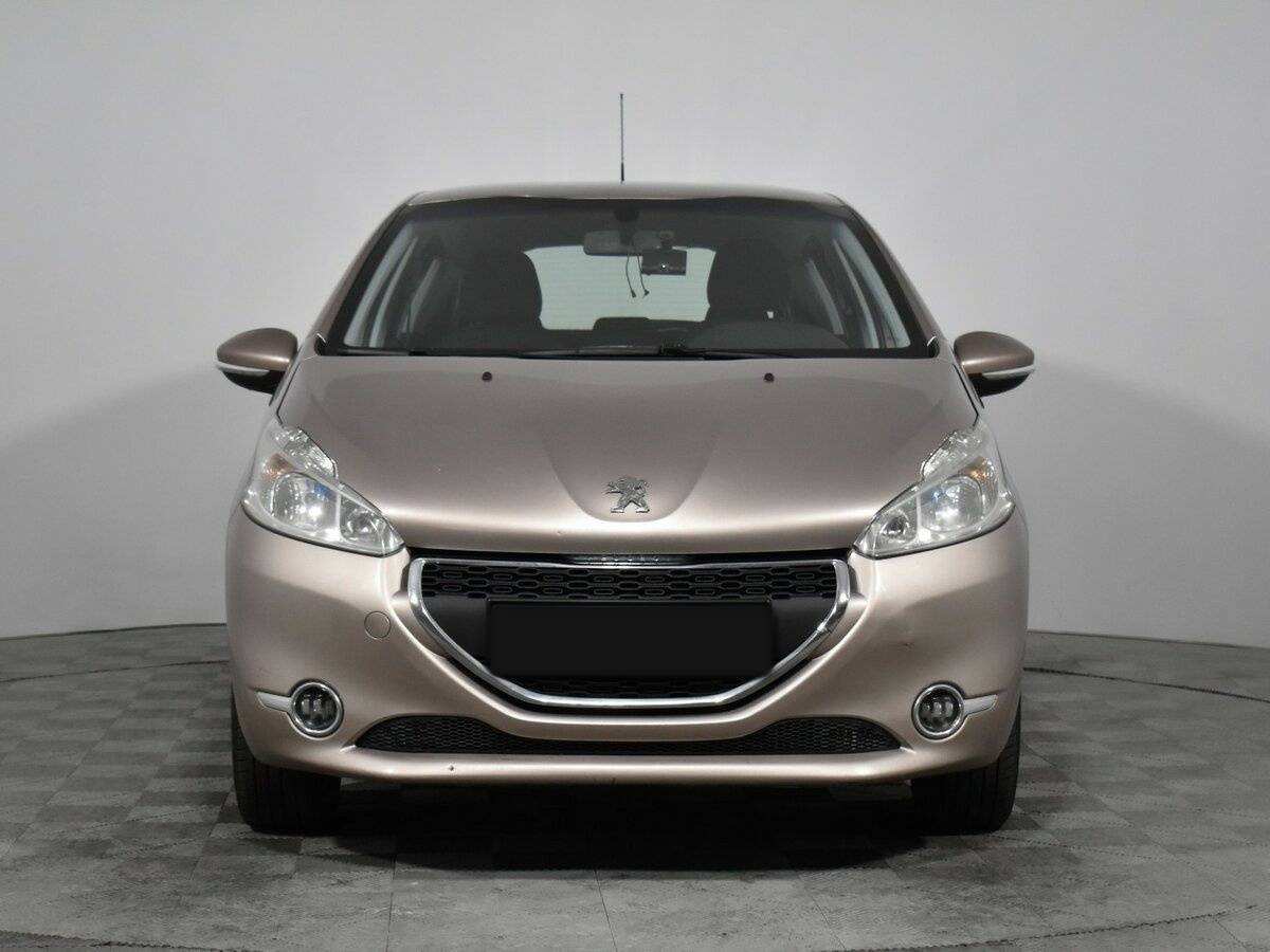Peugeot 208 2014 года с пробегом. Фото: #1