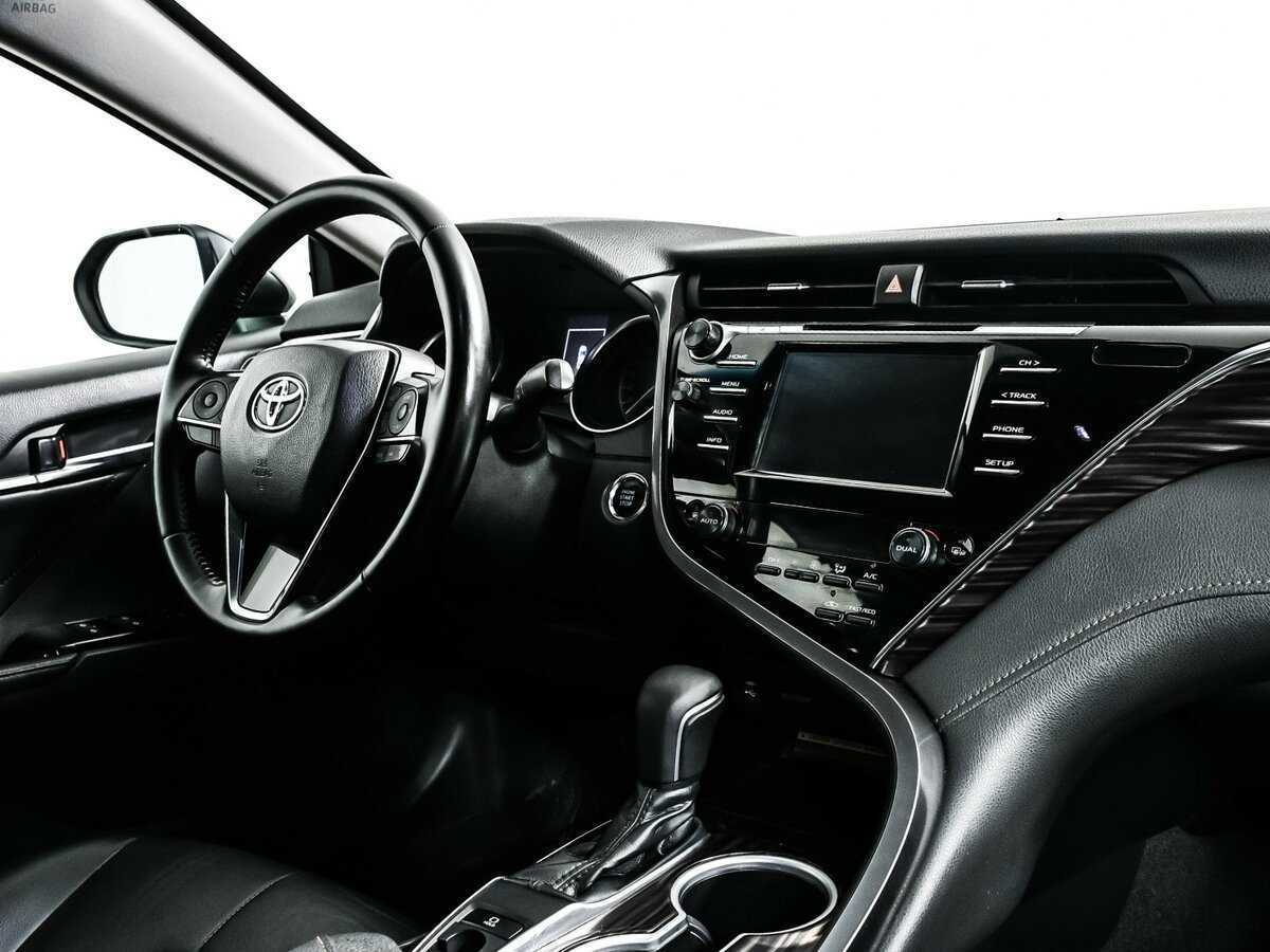 Toyota Camry 2018 года с пробегом. Фото: #8