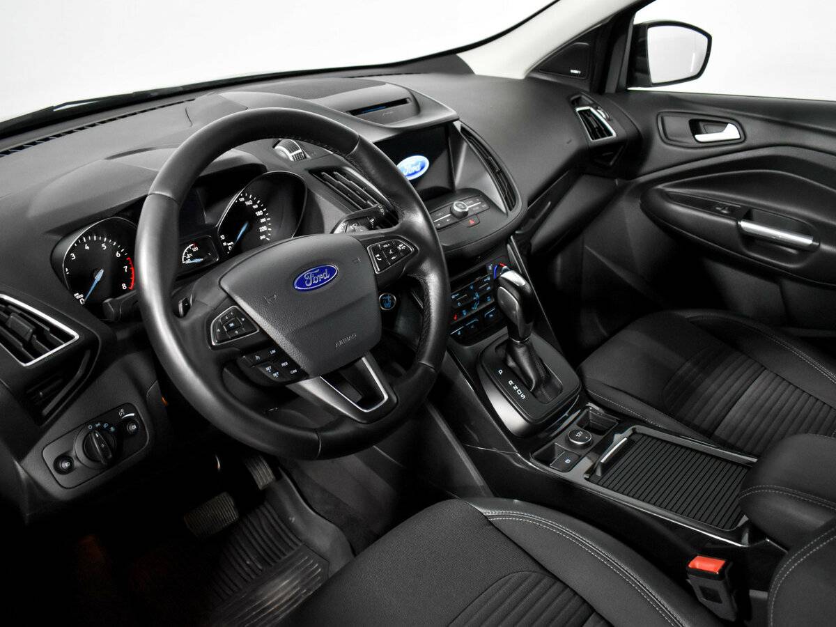 Ford Kuga 2017 года с пробегом. Фото: #7