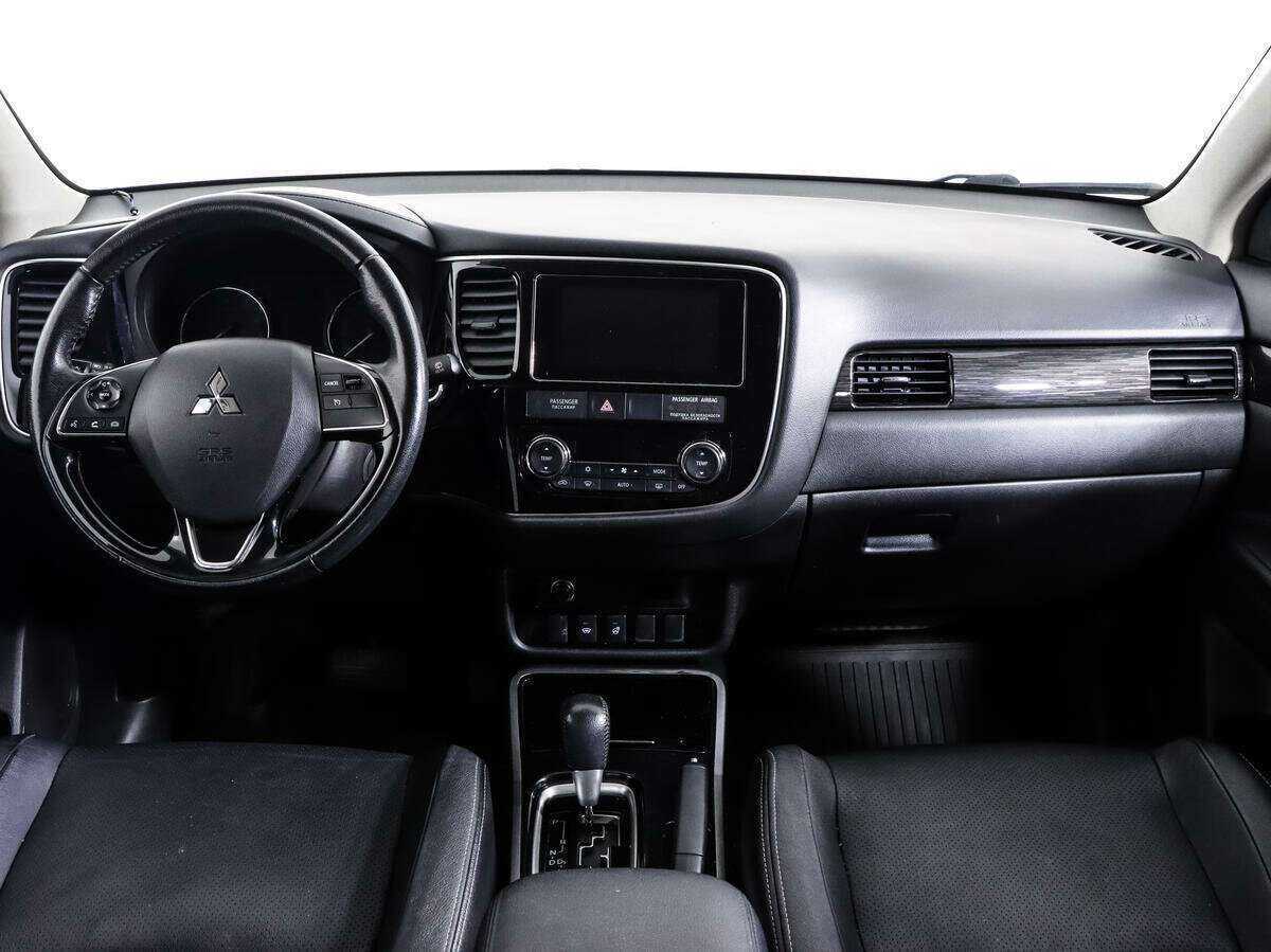 Mitsubishi Outlander 2018 года с пробегом. Фото: #7