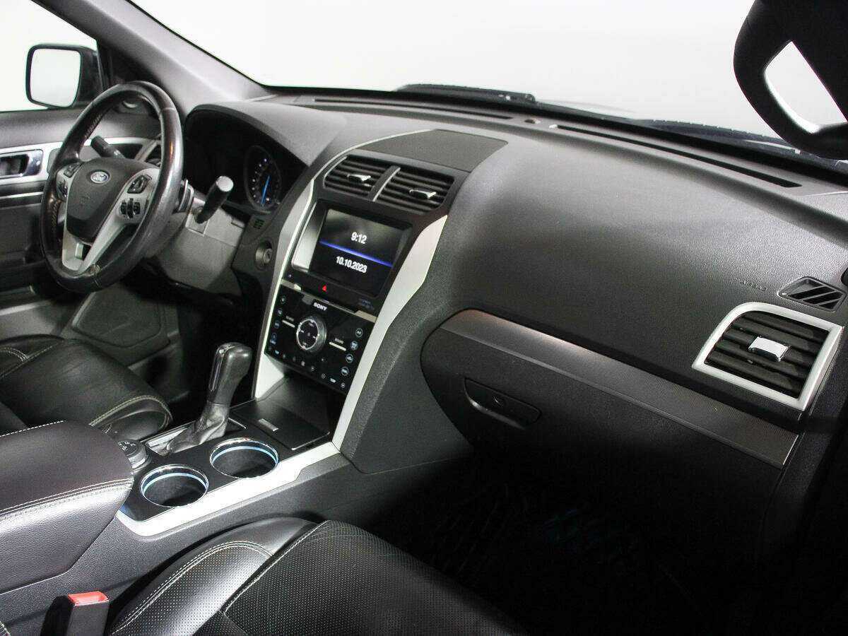Ford Explorer 2013 года с пробегом. Фото: #6