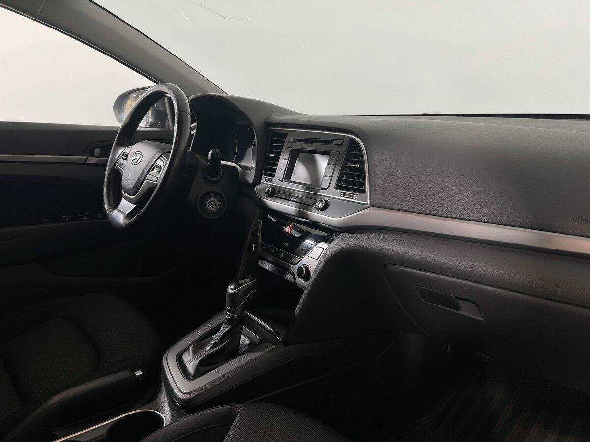 Hyundai Elantra 2018 года с пробегом. Фото: #8