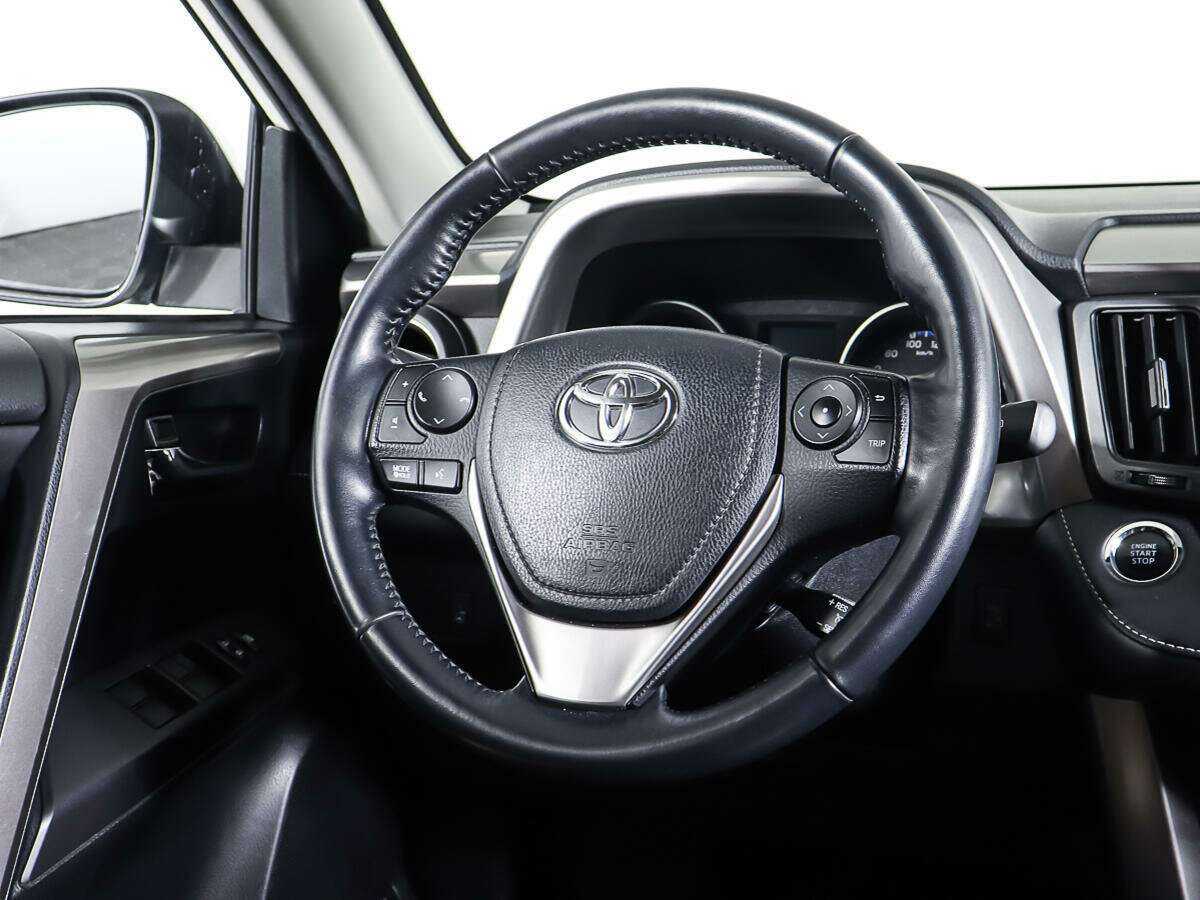 Toyota RAV4 2018 года с пробегом. Фото: #14