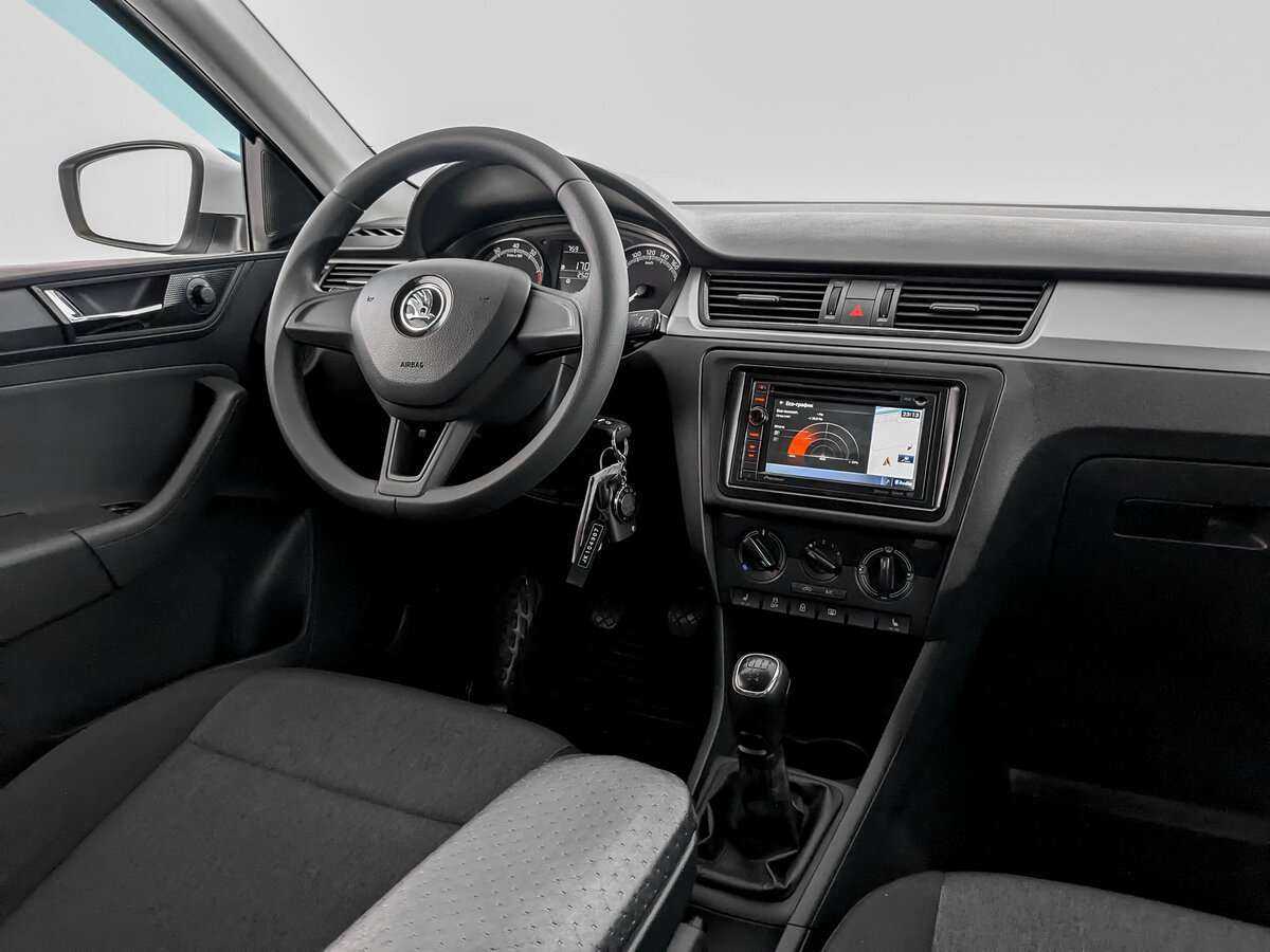 Skoda Rapid 2017 года с пробегом. Фото: #20