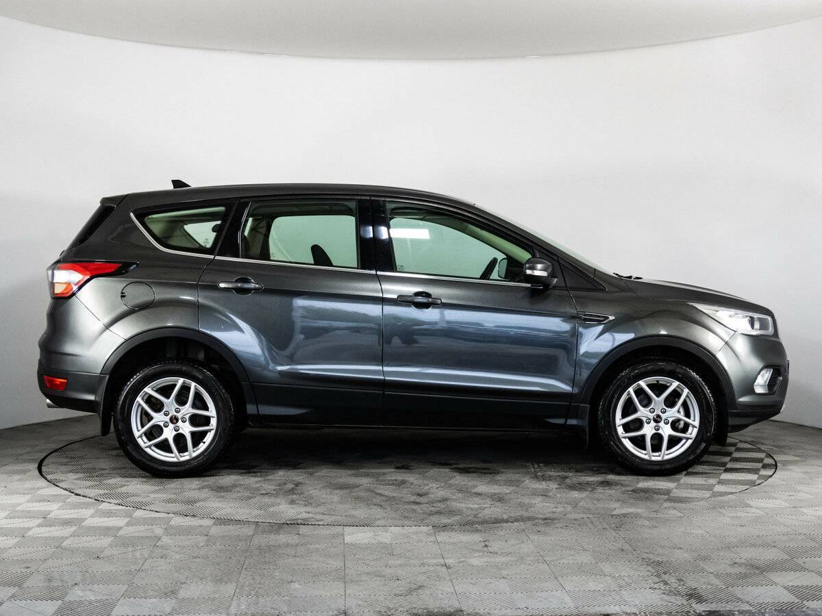 Ford Kuga 2017 года с пробегом. Фото: #3