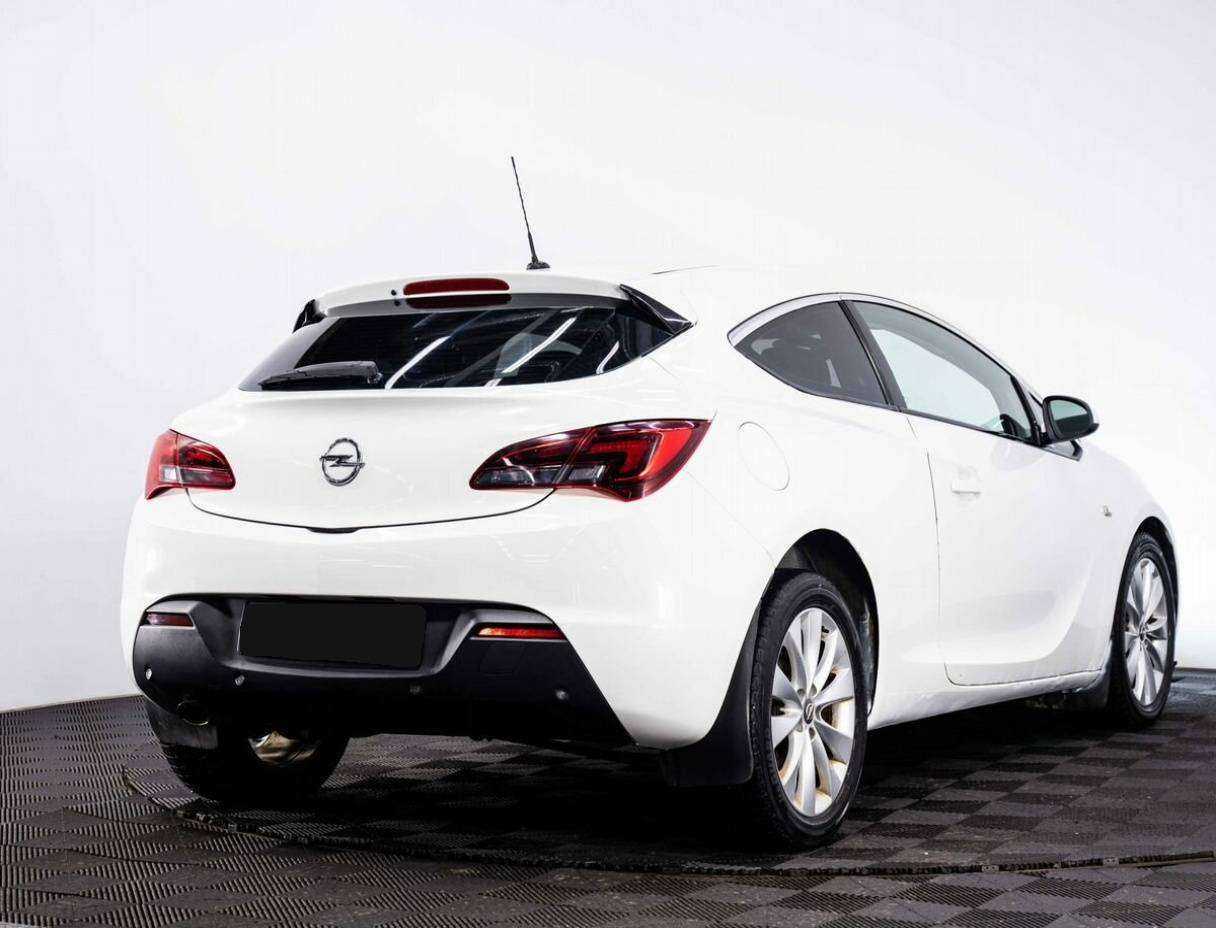 Opel Astra 2012 года с пробегом. Фото: #5