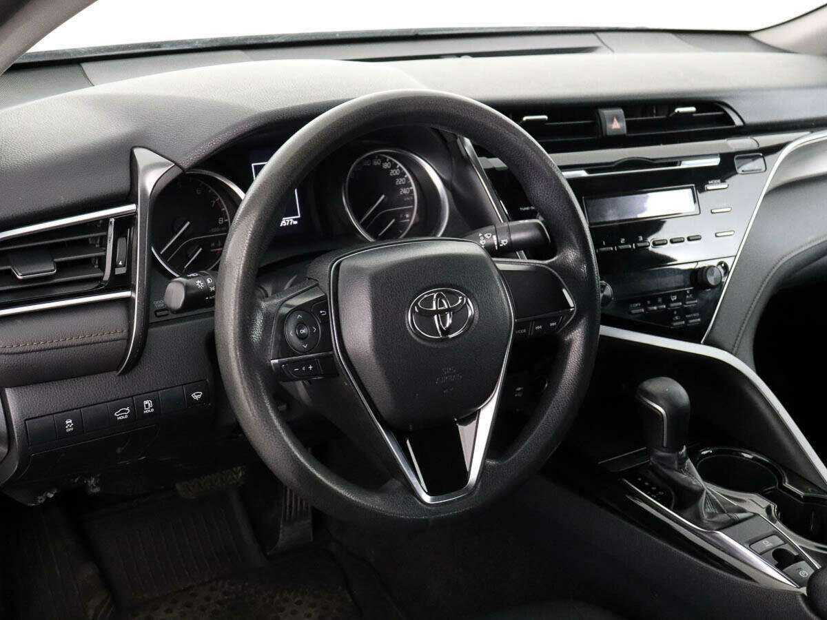 Toyota Camry 2020 года с пробегом. Фото: #7