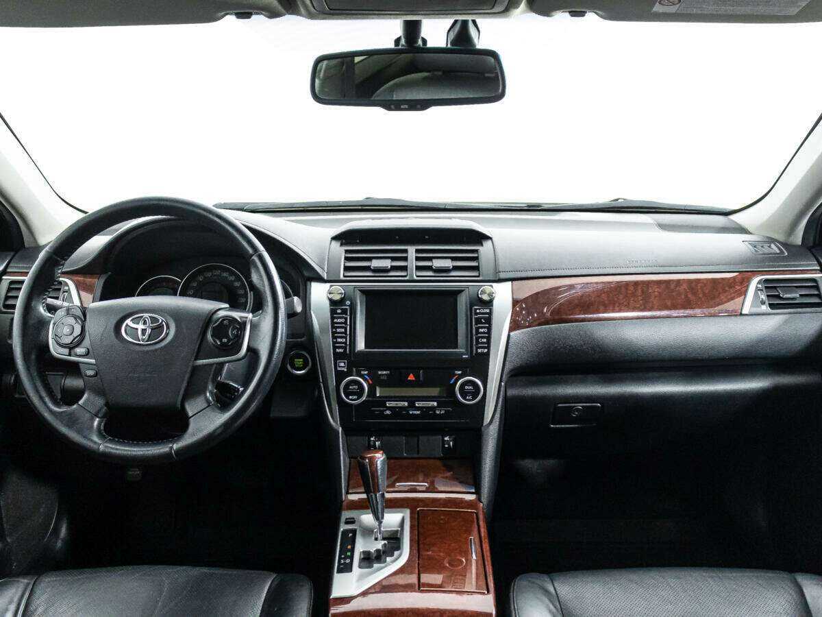 Toyota Camry 2012 года с пробегом. Фото: #12