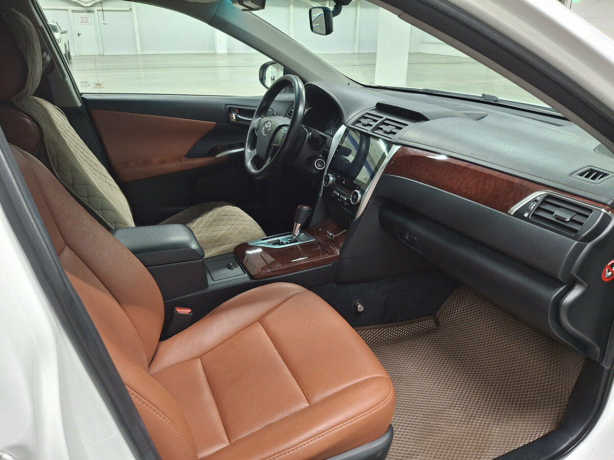 Toyota Camry 2013 года с пробегом. Фото: #10