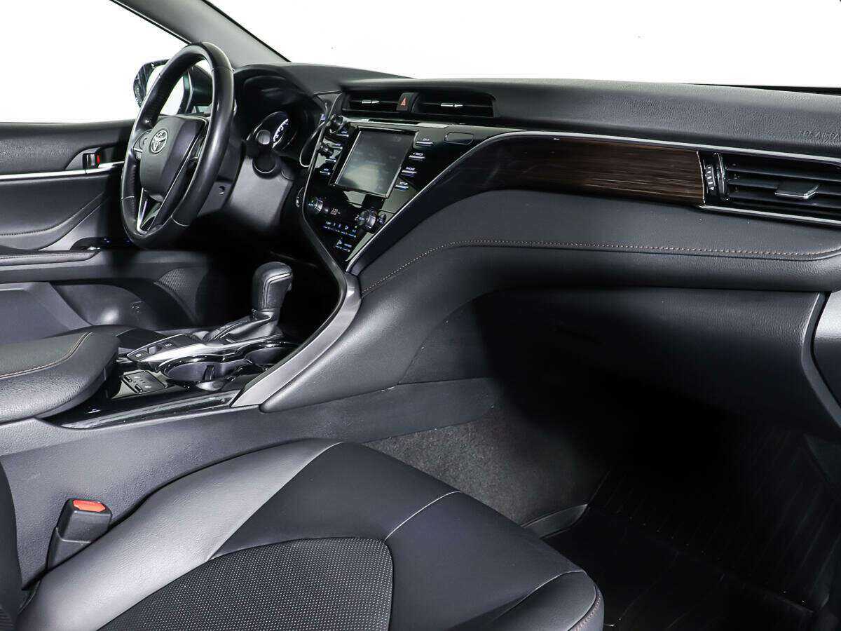 Toyota Camry 2020 года с пробегом. Фото: #7
