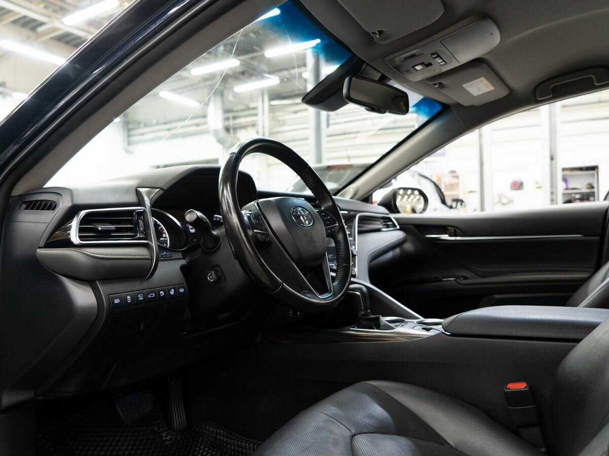 Toyota Camry 2018 года с пробегом. Фото: #5