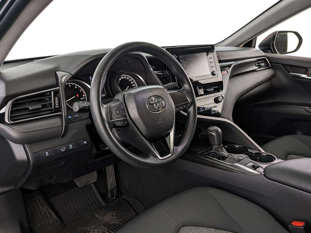 Toyota Camry 2021 года с пробегом. Фото: #13