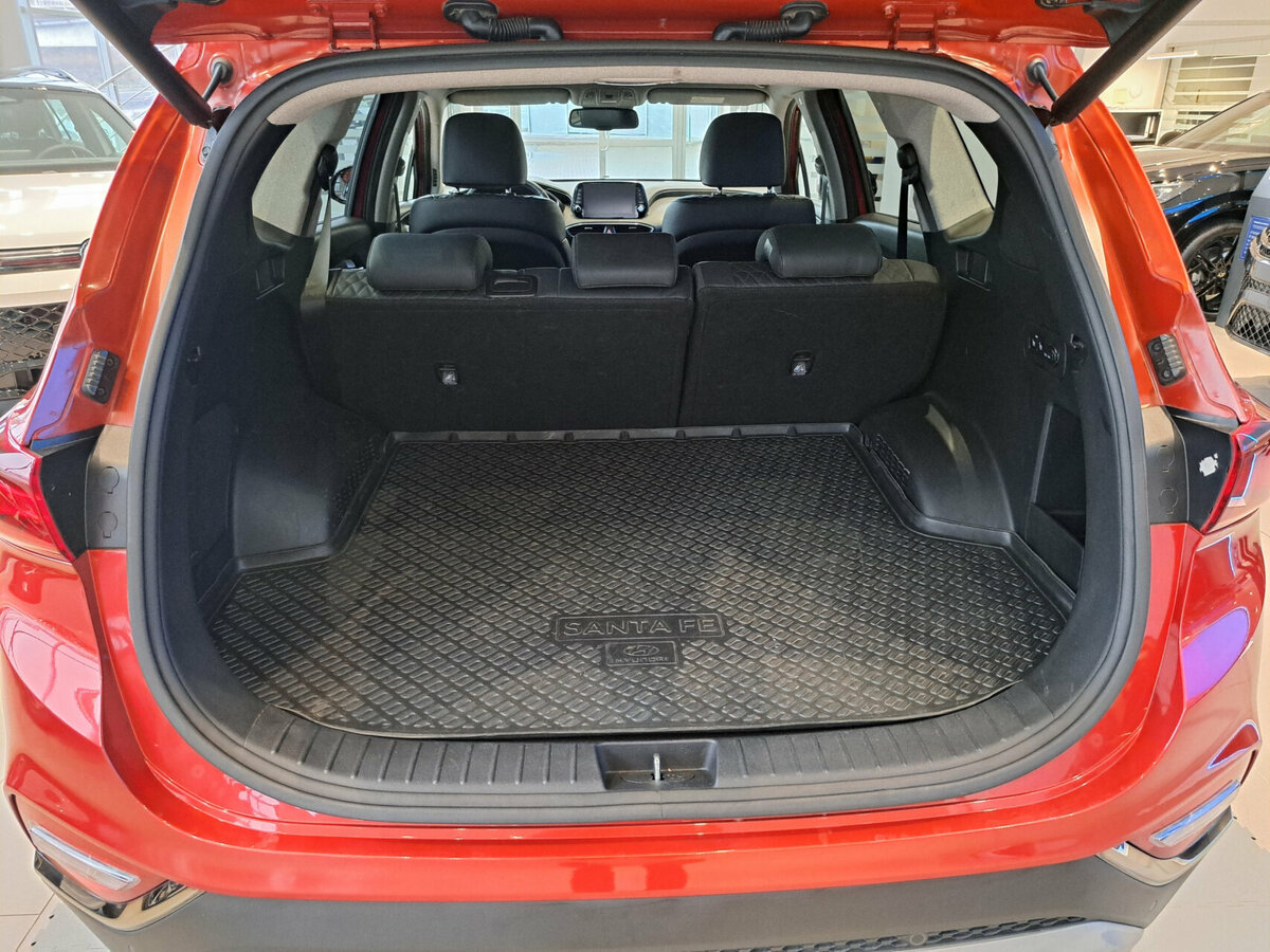 Hyundai Santa Fe 2019 года с пробегом. Фото: #9
