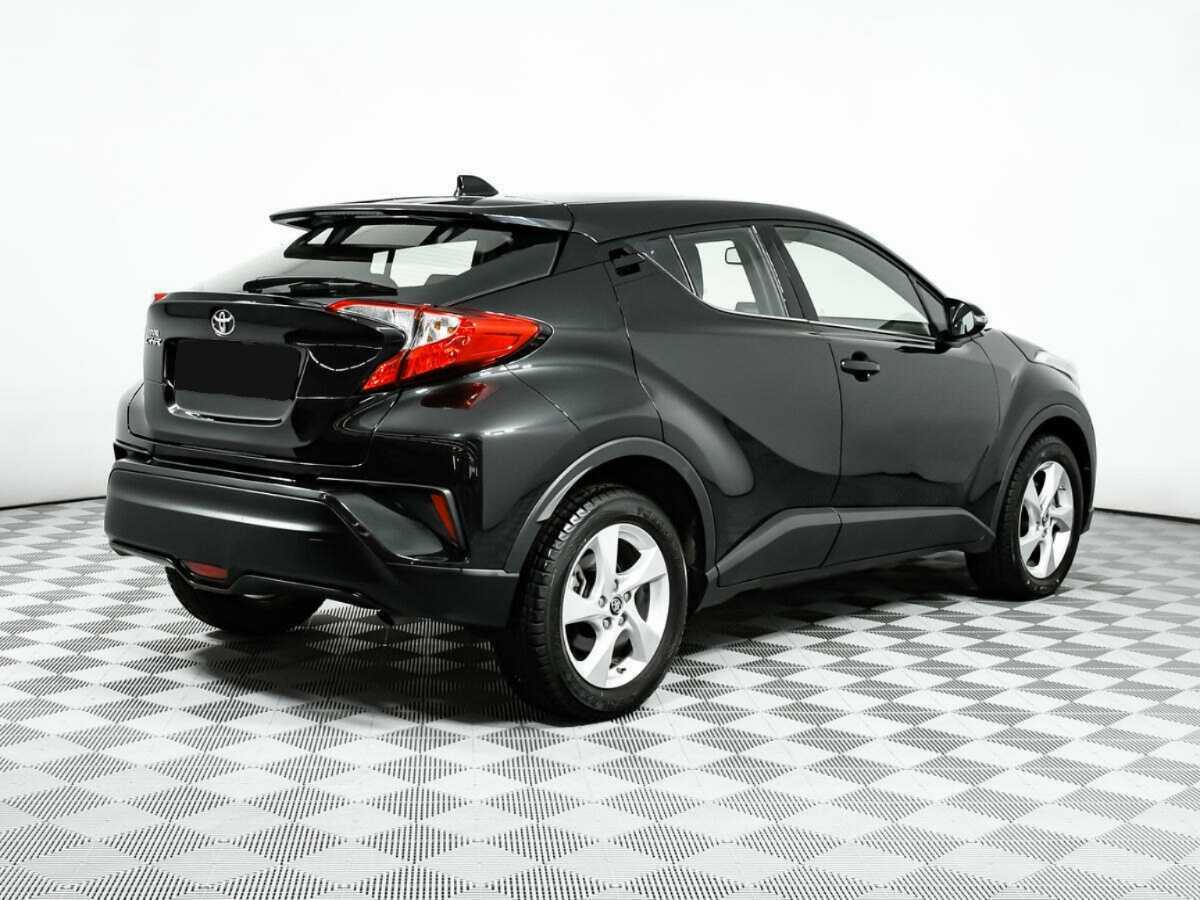 Toyota C-HR 2018 года с пробегом. Фото: #4