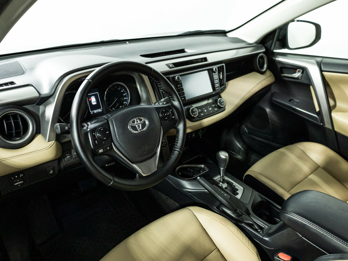 Toyota RAV4 2017 года с пробегом. Фото: #8