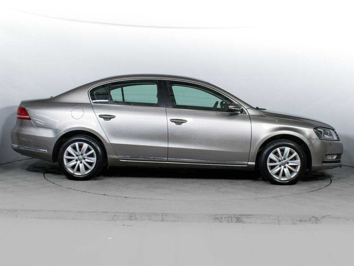 Volkswagen Passat 2012 года с пробегом. Фото: #3