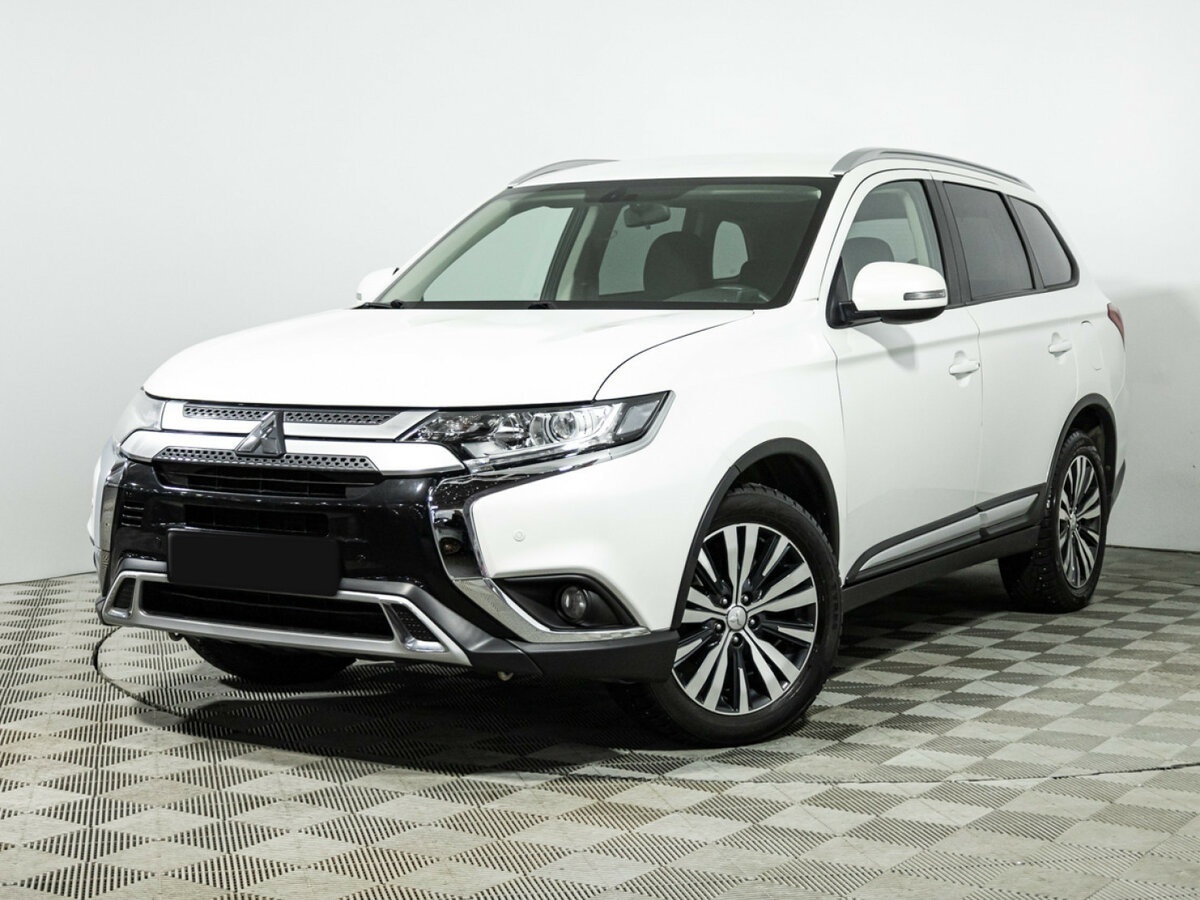Mitsubishi Outlander 2018 года с пробегом. Посмотреть фото