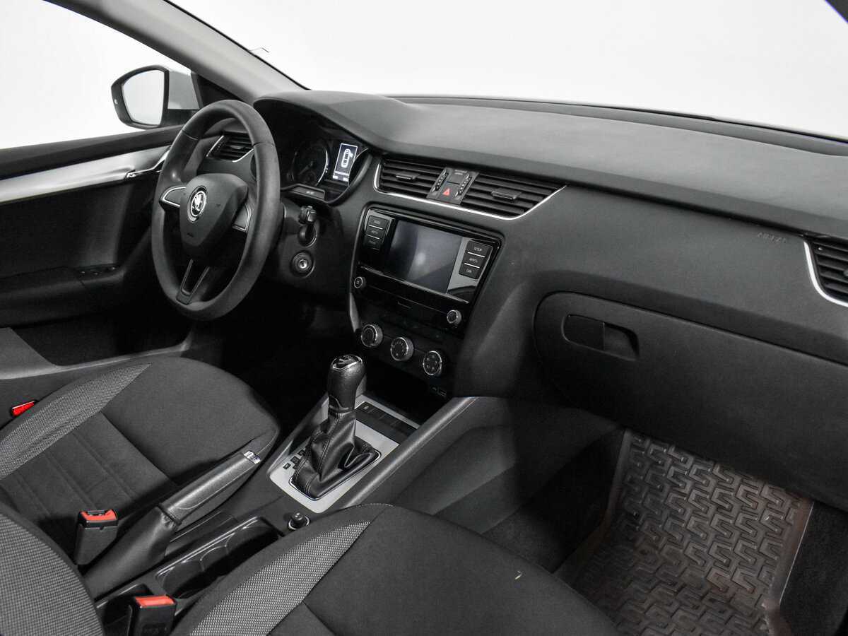 Skoda Octavia 2018 года с пробегом. Фото: #11