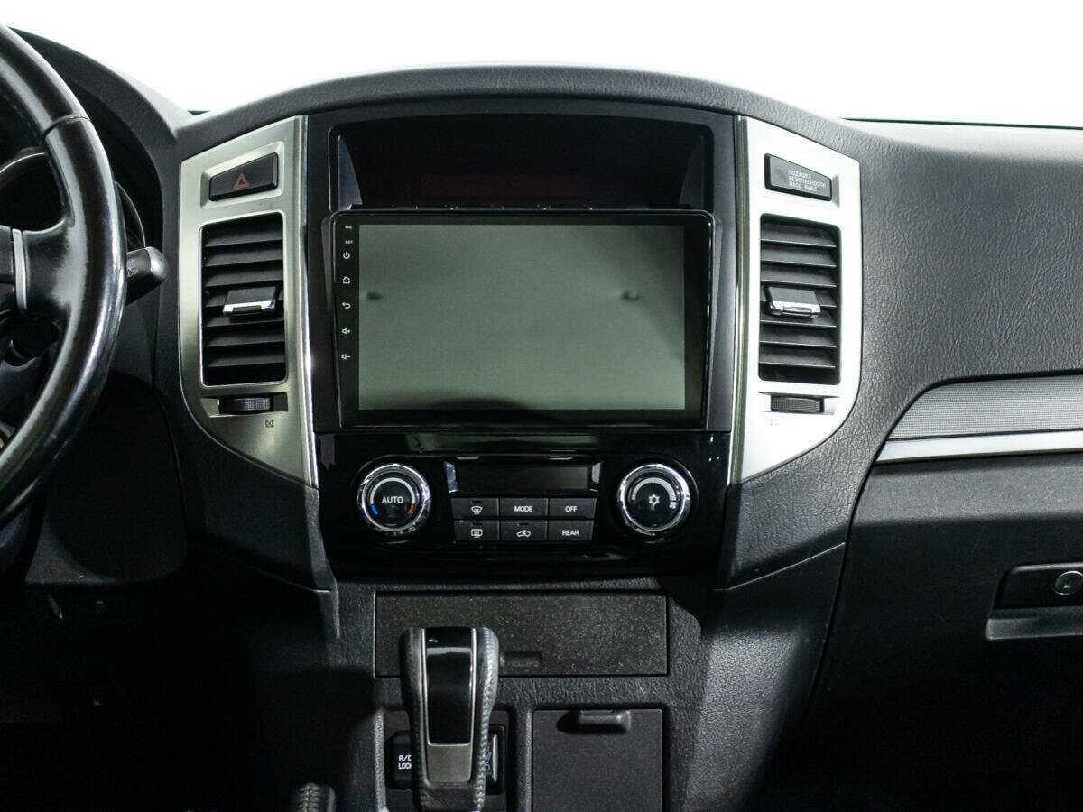 Mitsubishi Pajero 2015 года с пробегом. Фото: #13