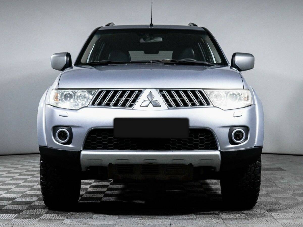 Mitsubishi Pajero Sport 2013 года с пробегом. Фото: #1