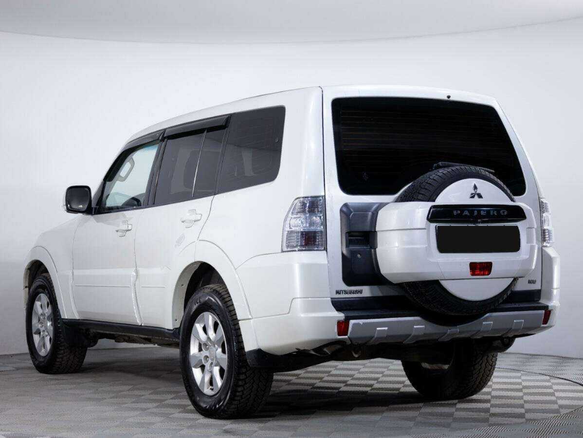Mitsubishi Pajero 2013 года с пробегом. Фото: #5