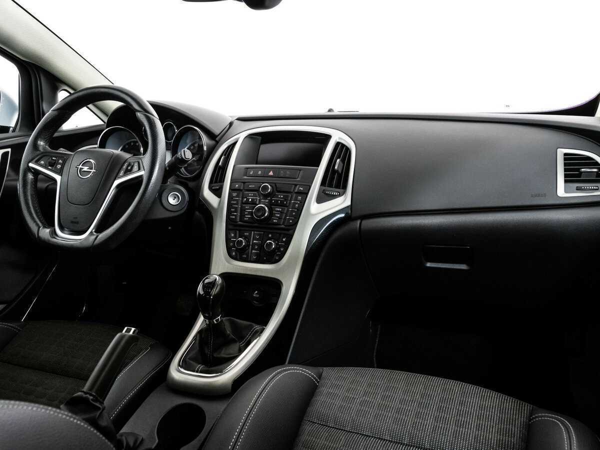 Opel Astra 2012 года с пробегом. Фото: #6