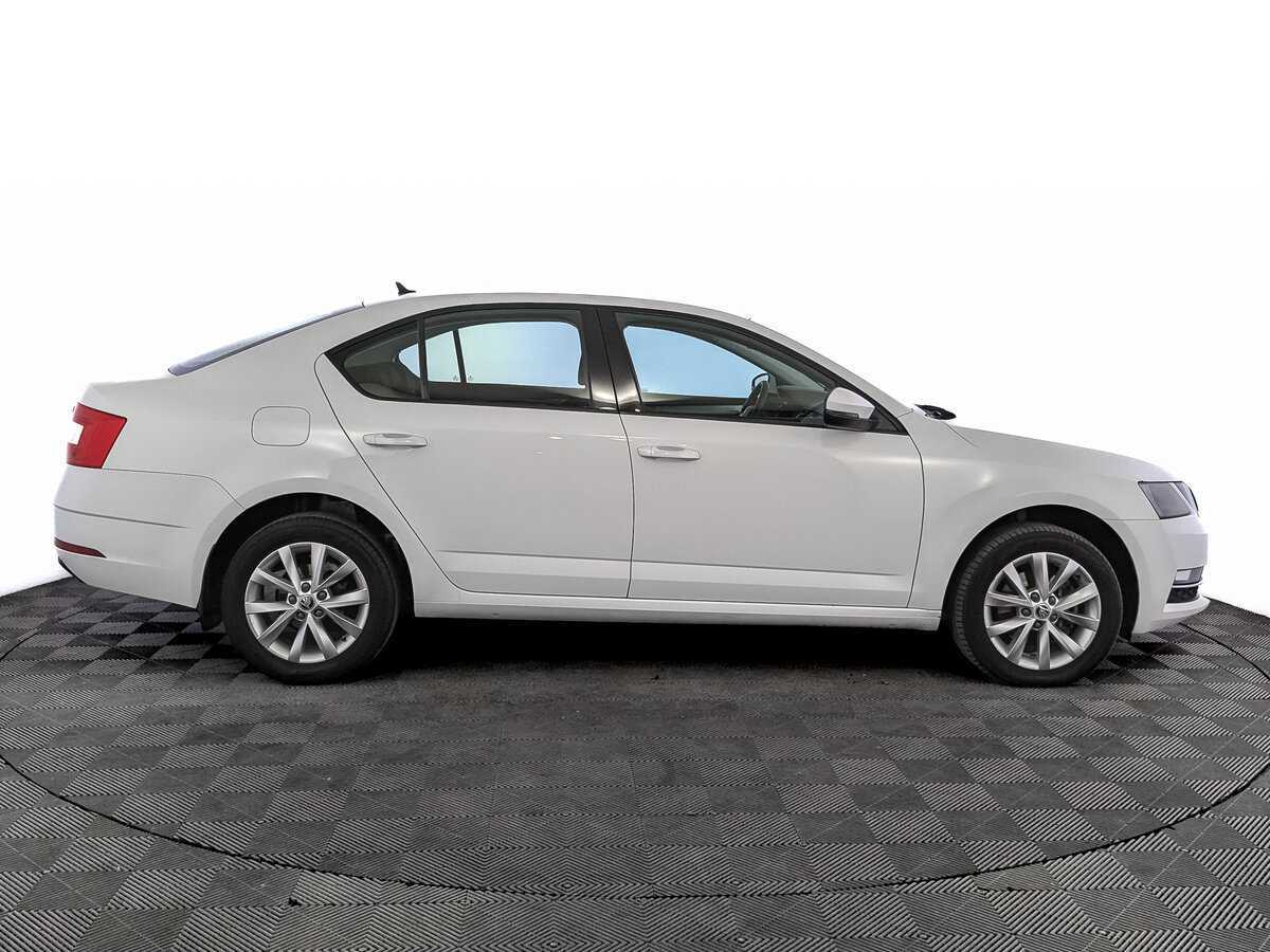 Skoda Octavia 2019 года с пробегом. Фото: #3