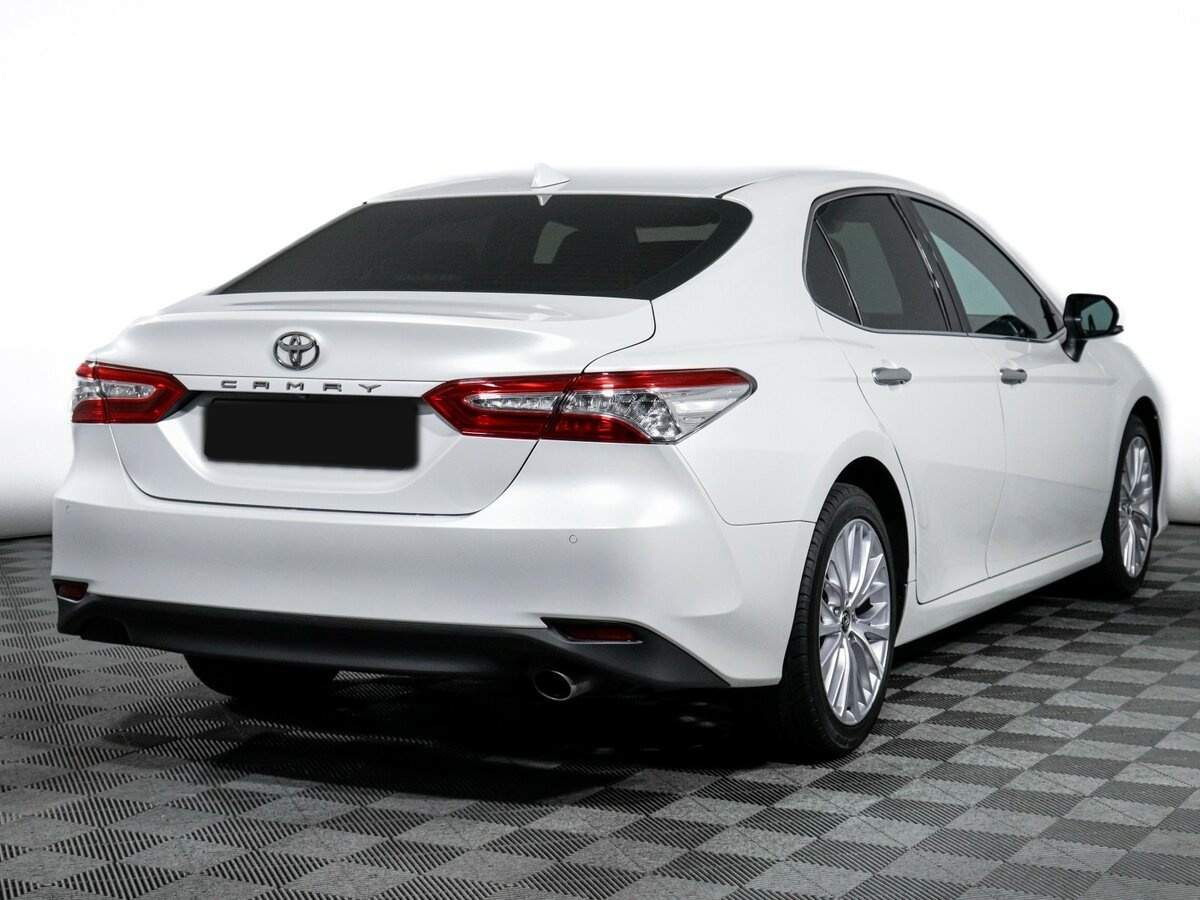 Toyota Camry 2019 года с пробегом. Фото: #4