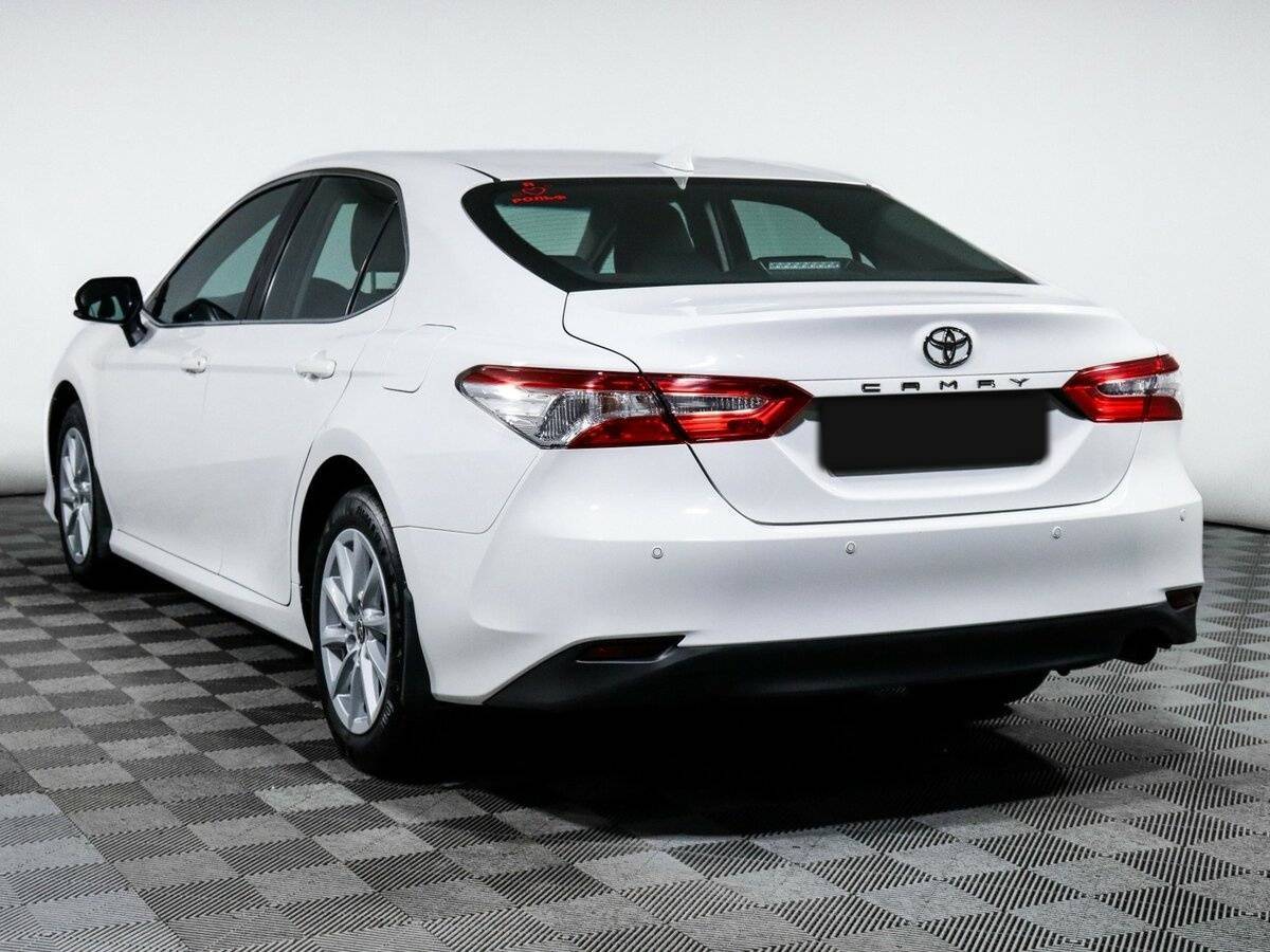 Toyota Camry 2021 года с пробегом. Фото: #6