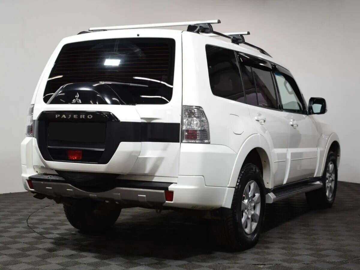Mitsubishi Pajero 2015 года с пробегом. Фото: #4