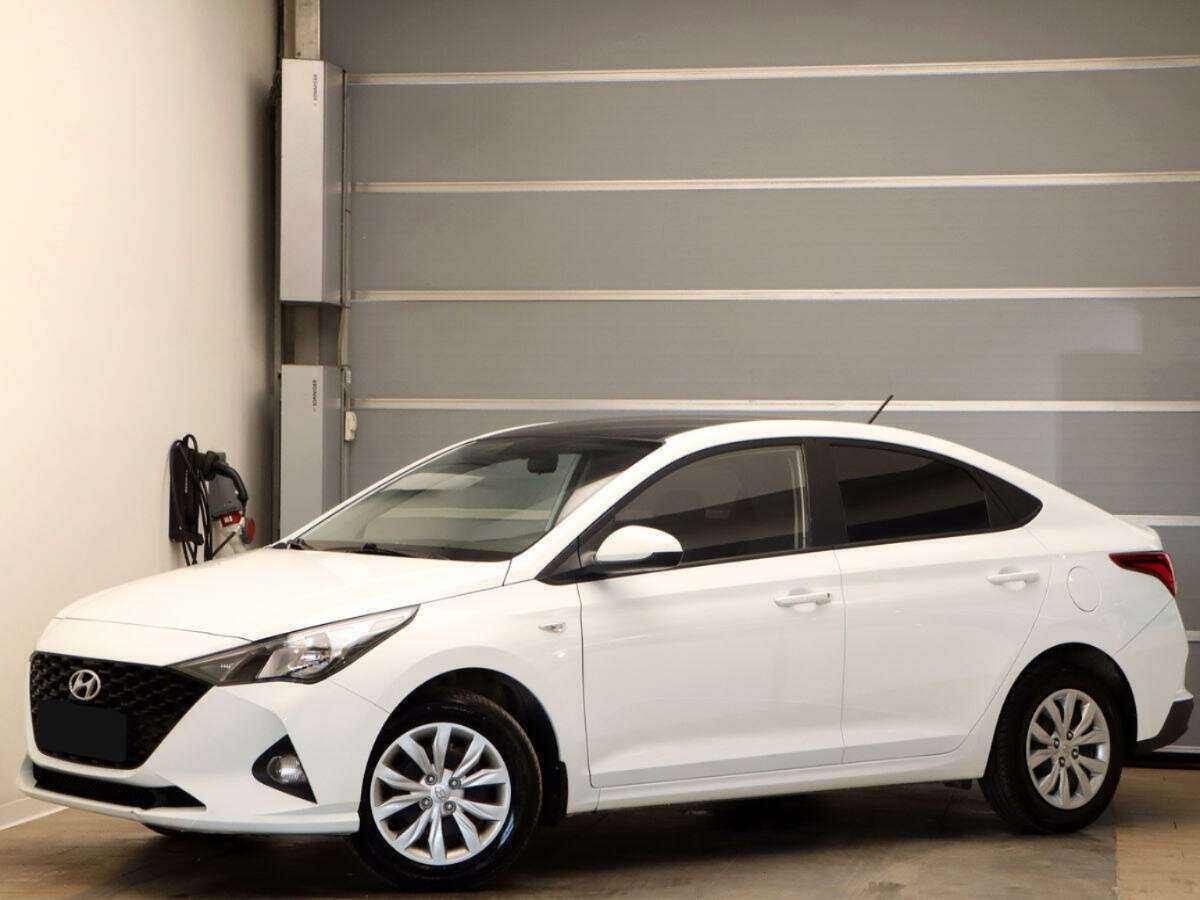 Hyundai Solaris 2020 года с пробегом. Посмотреть фото