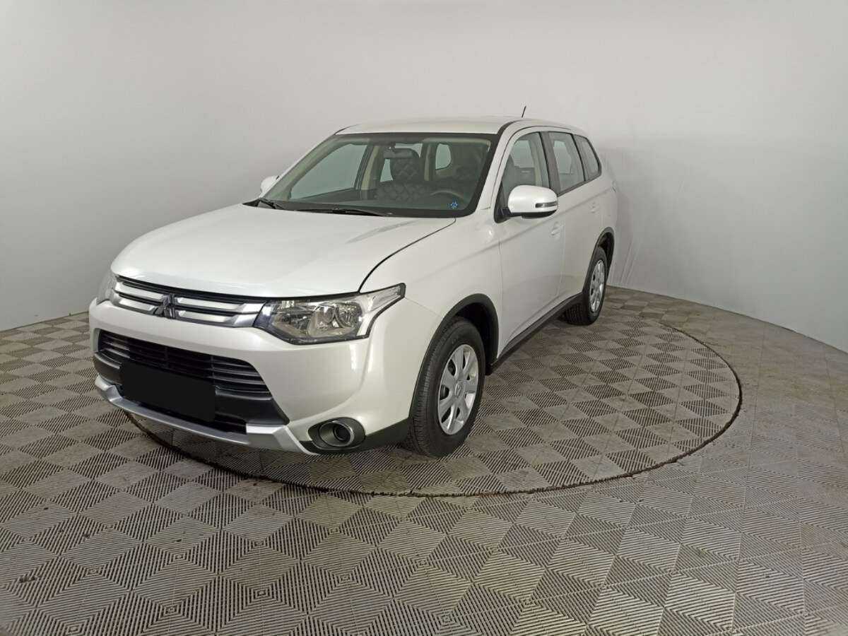 Mitsubishi Outlander 2014 года с пробегом. Фото: #0