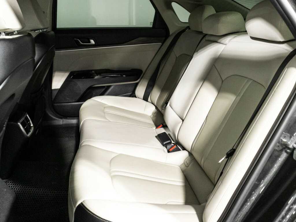 Kia K5 2021 года с пробегом. Фото: #9