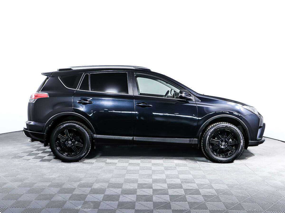 Toyota RAV4 2017 года с пробегом. Фото: #3