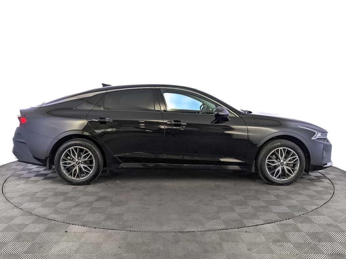 Kia K5 2023 года с пробегом. Фото: #3