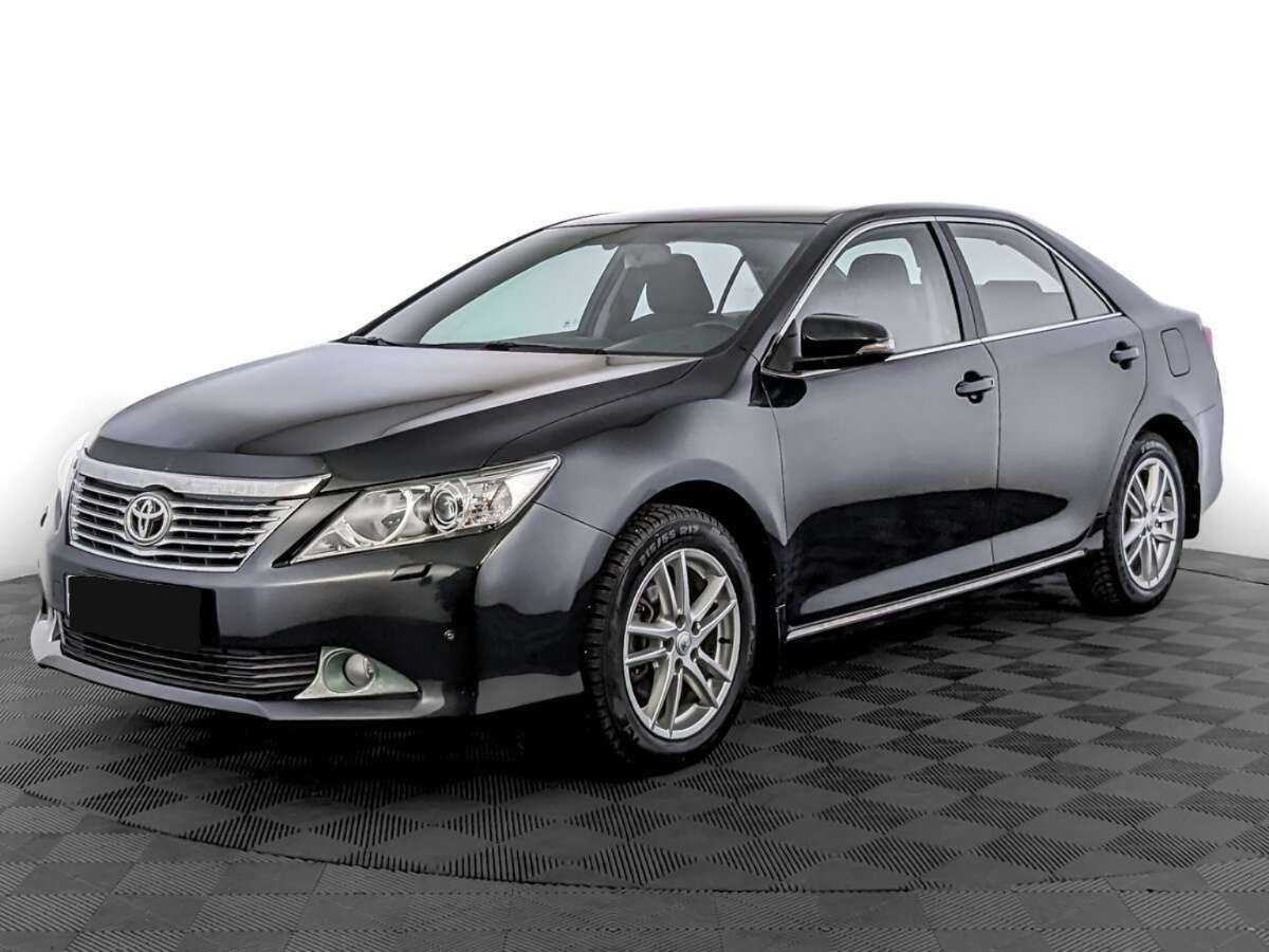 Toyota Camry 2013 года с пробегом. Посмотреть фото